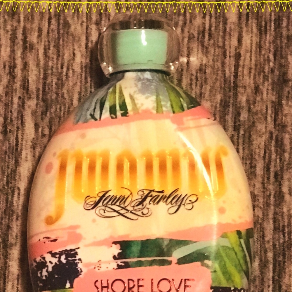 JWOWW shore love tanning intensifier.